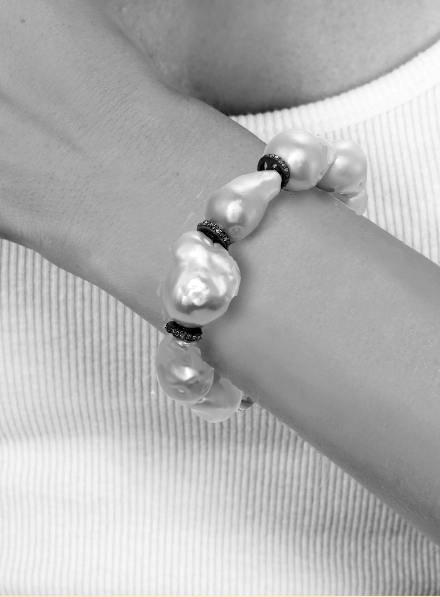 White baroque pearl,15-17mm, 3 diam rondels, s/s, 7.25”, stretch