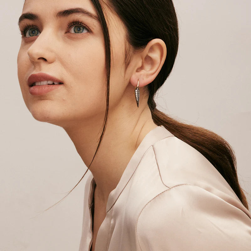 Jardin Small Love Leaf Earrings 18 karat Yellow Gold & Oxidized Silver